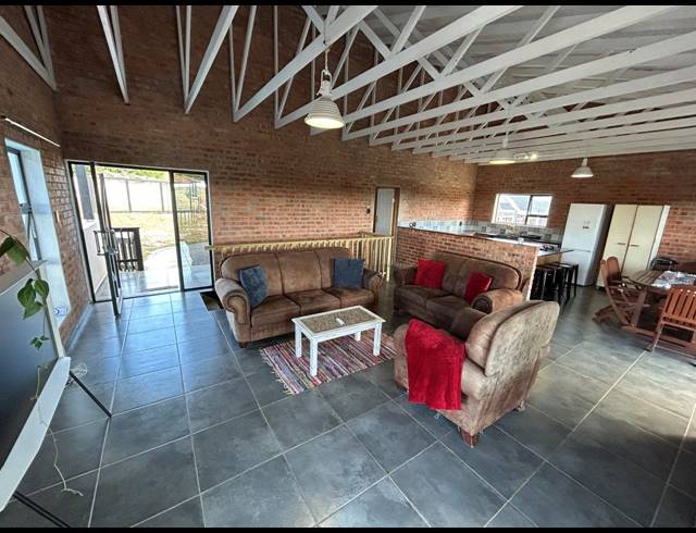 3 BEDROOM HOUSE FOR SALE IN PARADISE BEACH